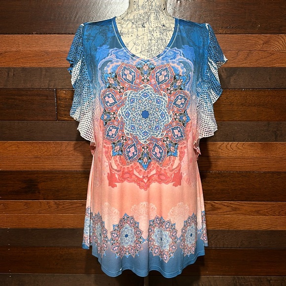 Avenue Tops - 🌞NWOT Avenue V Neck Short Lacey Sleeve Blue and Pink Mandala Pattern Blouse